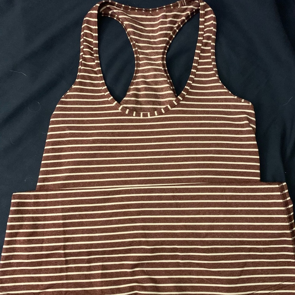 Lulu lemon cool razor back size 4, EUC